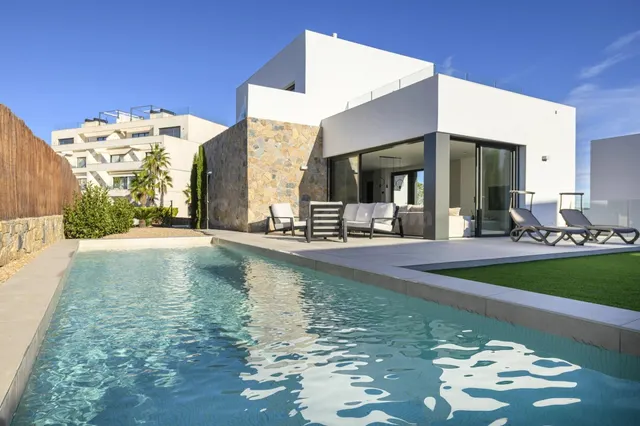 Villa exclusiva de 3 dormitorios a la venta en el prestigios