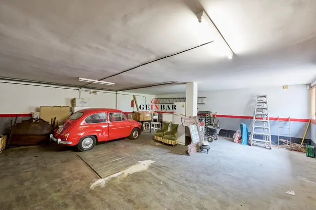 ESPETACULAR CASA EN ZONA EXCLUSIVA Y TRANQUILA CON JARDÍN — 46