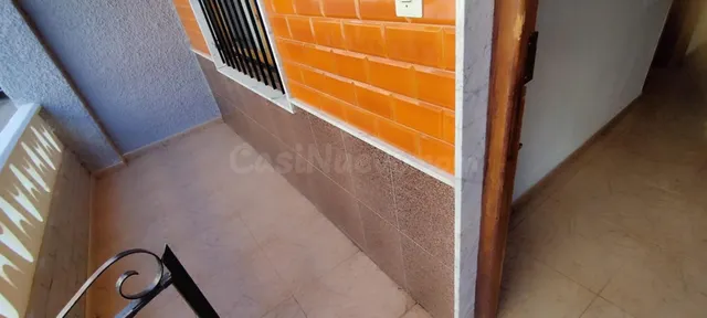 Encantadora Casa de Pueblo con Amplia Parcela en Catral - foto 3