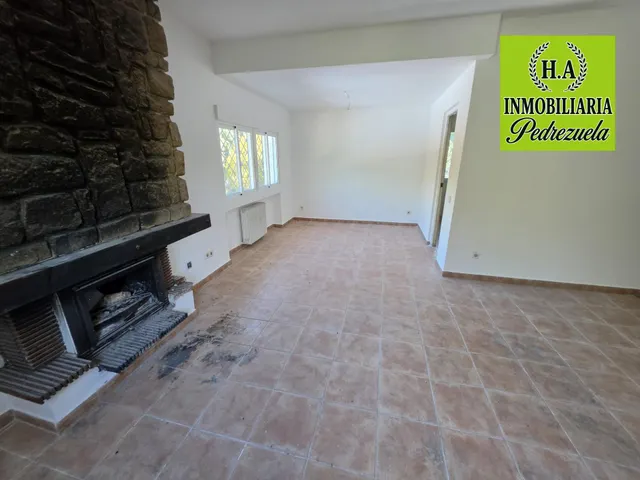 Encantadora vivienda en Pedrezuela con Piscina Privada - foto 4