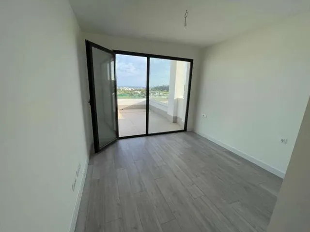 ESPECTACULAR ÁTICO CON VISTAS AL MAR EN ESTEPONA, ¡NO SE LO  - foto 4