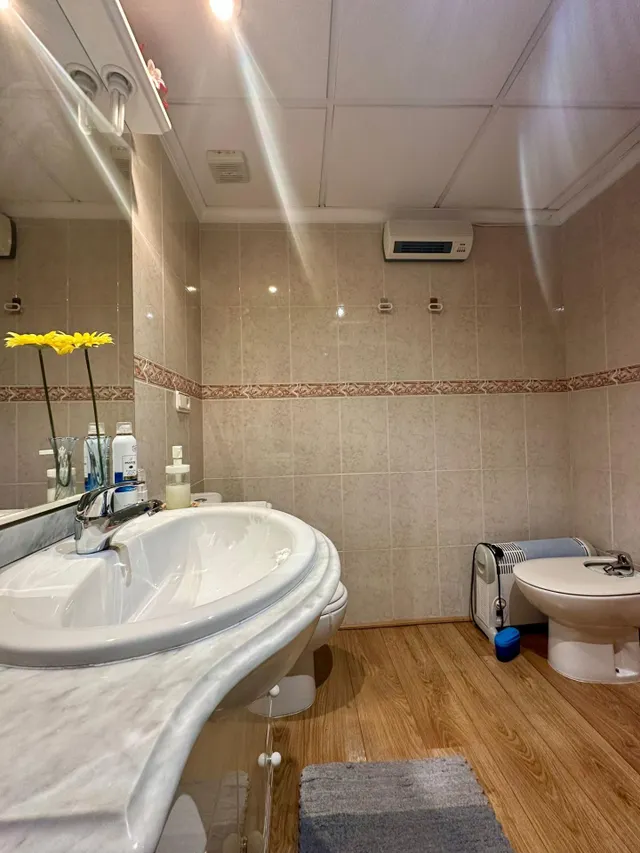 Se vende piso con garaje cerrado y terraza de 10 m2 en Torrevieja — 26