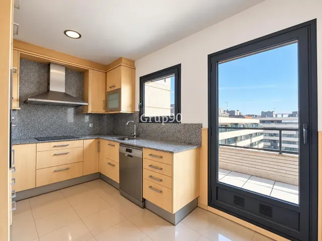 Exclusivo ático tríplex con gran terraza de 79 m2, 4 balcones y zona comunitaria con 2 piscinas y pista de pádel en cappont — 22
