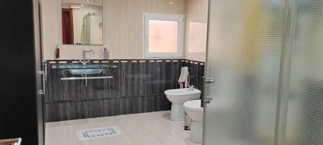 SE VENDE CHALET EN MUY BUENA ZONA PEGADO AL PUEBO Y A 20 MINUTOS DE ALICANTE — 24