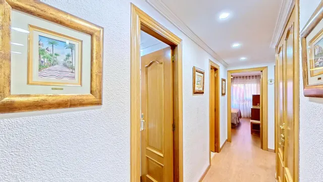 ¡Espectacular piso totalmente renovado junto al Bulevar del Pla! — 25