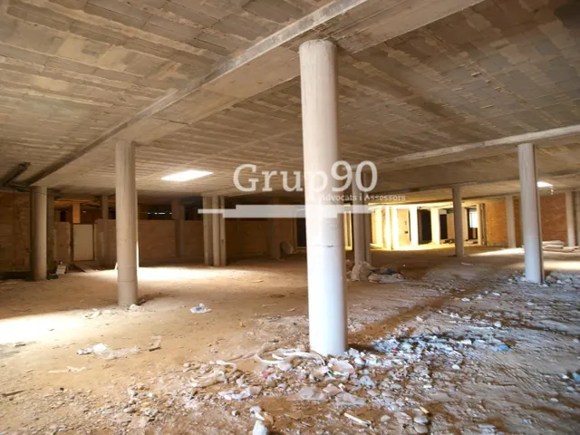 LOCAL COMERCIAL DE MÁS DE 5.000M2 EN LLEIDA — 11