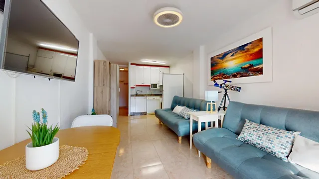 Bonito ESTUDIO, cómodo y luminoso a tan solo 350 metros del mar, en la playa de  Mil Palmeras — 6