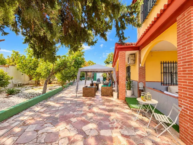 Chalet con piscina en parcela rústica, a tan solo 1,5 km de San Vicente del Raspeig — 2
