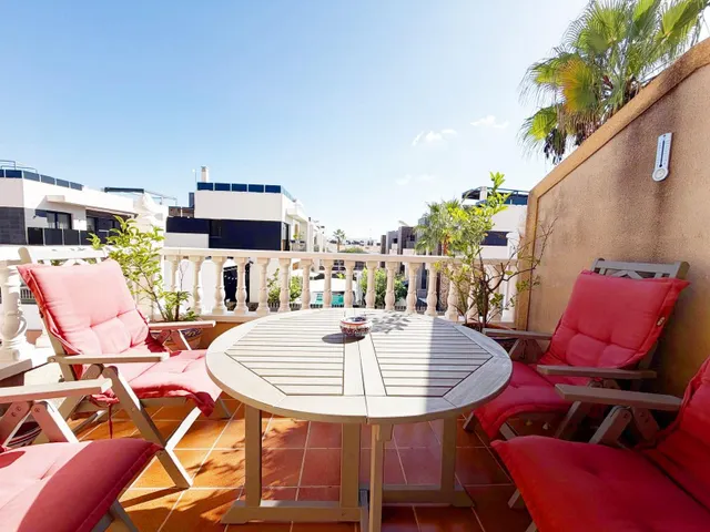 Fantástico bungalow en planta alta con solárium privado en Lomas de Cabo Roig — 3