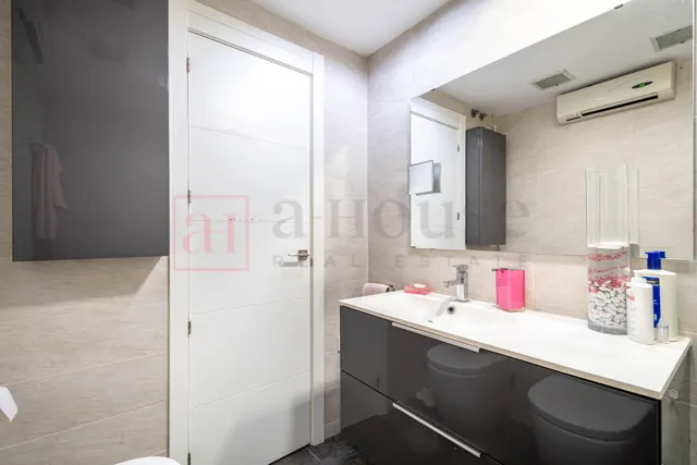 Piso listo para entrar a vivir con piscina comunitaria en la maternitat i sant ramón — 25