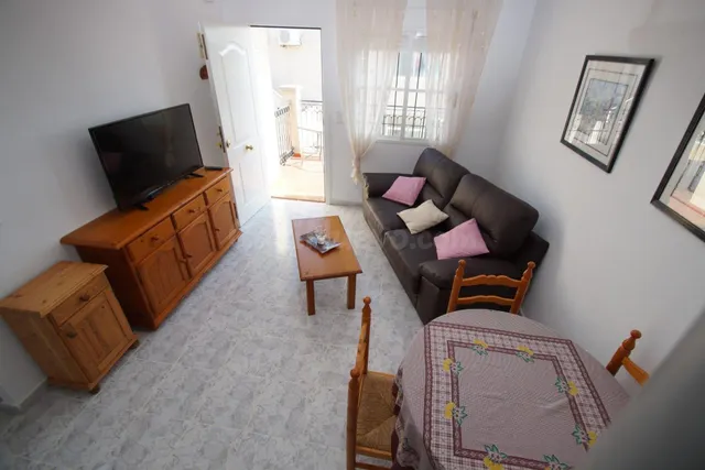 BUNGALOW PLANTA ALTA CON PISCINA Y TERRAZA EN ORIHUELA COSTA - foto 5