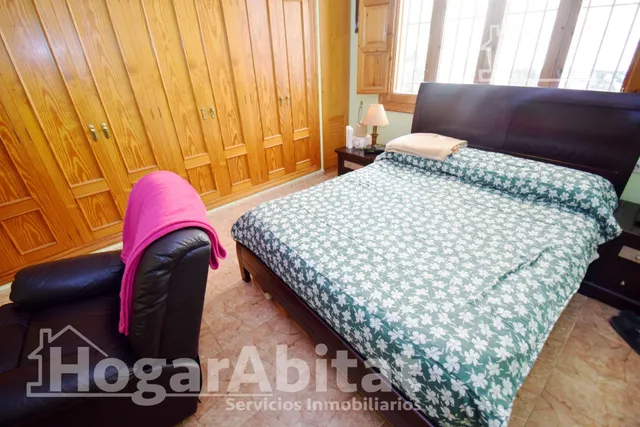 CHALET SEMINUEVO CON PISCINA, GARAJE, JARDIN Y TERRAZA — 31
