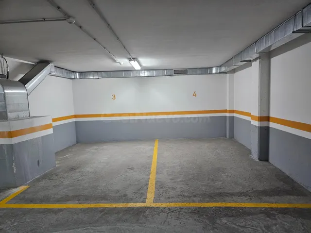 En Venta 2 Plazas de Garaje en la calle Federico Tapia