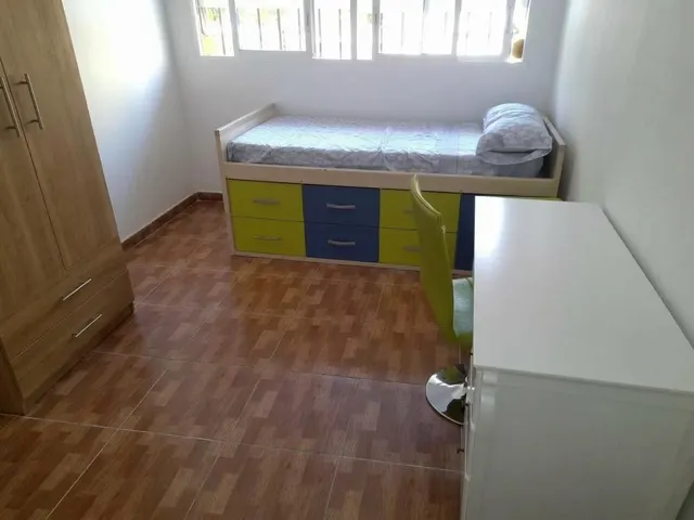 SE VENDE PISO EN LA ZONA DE LAS 512 — 9