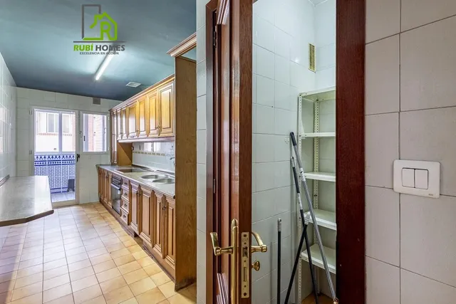 Espacio, luz y comodidad en una vivienda con grandes posibilidades en zona Alcampo — 11