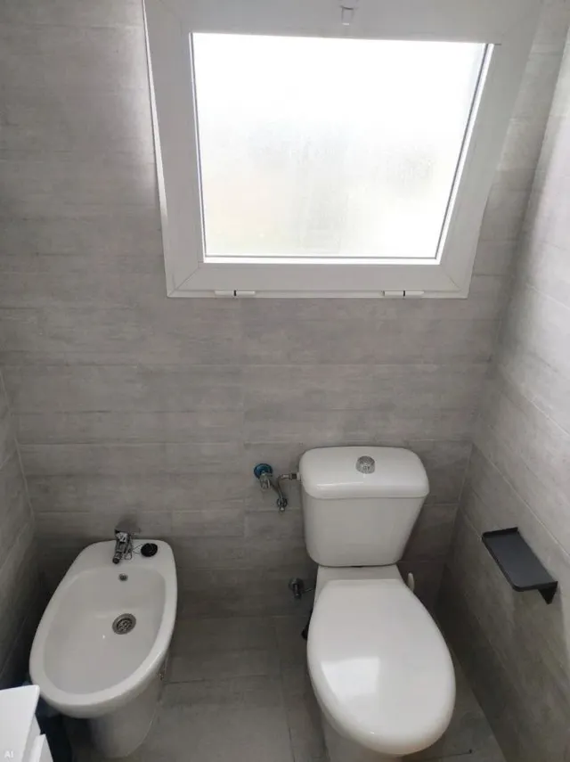 Casa Reformada en Montijo: Luminosa, con Placas Solares, Patio y Nave-Taller — 9