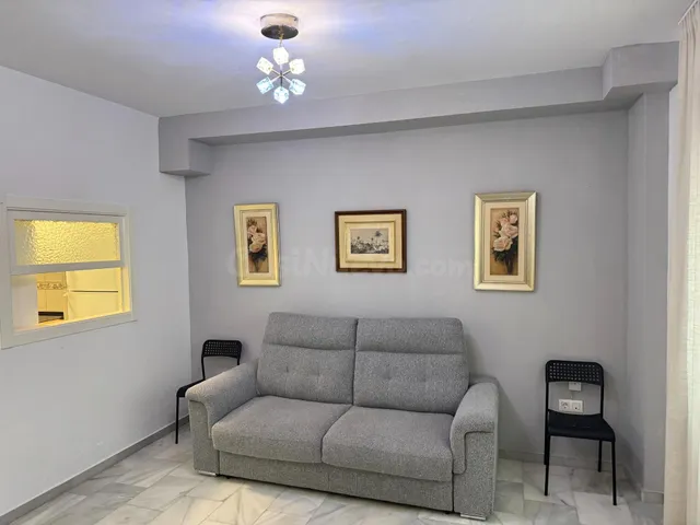 Se alquila piso por temporada en zona Capuchinos con aparcam - foto 4