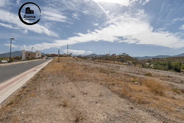 Terreno urbano de 750 m2 en Altos de La Zubia. Parcelas 14 de la manzana L y parcela 17 de la manzana M — 37