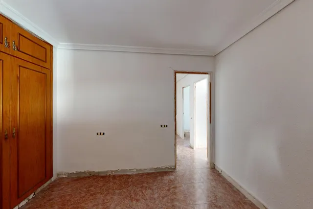 Piso exterior de 111 m2 con 4 dormitorios, garaje y trastero en Av Juan Antonio Perea — 15
