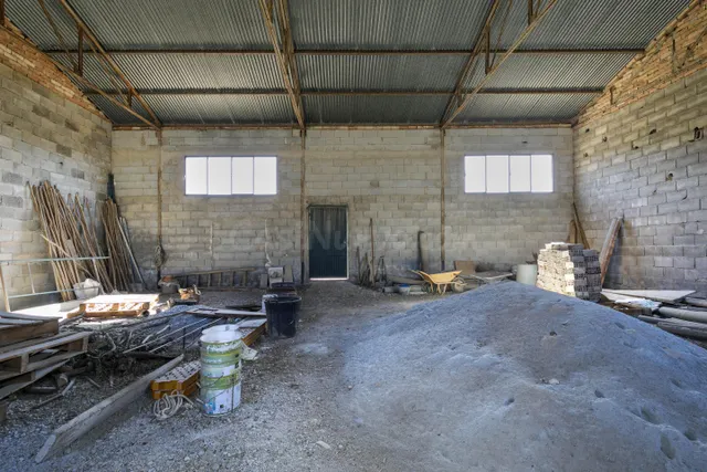 Nave industrial con amplio terreno urbano en Pulianas (Grana - foto 5