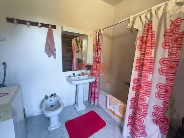 Casa de piedra gallega en venta en Begonte: espacio, encanto y tranquilidad — 11