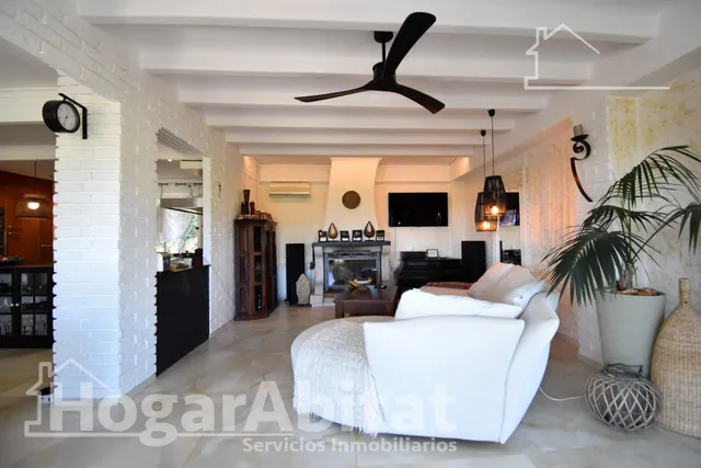 ¡chalet totalmente reformado con licencia turística! amplio con 4 viviendas independientes y piscina privada — 12