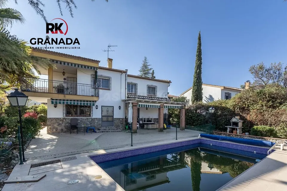 Chalet independiente con muchas posibilidades en Gojar.