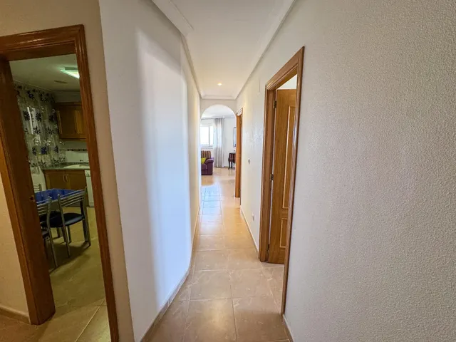 ¡Frente al mar y al puerto de Torrevieja, en pleno centro! — 8