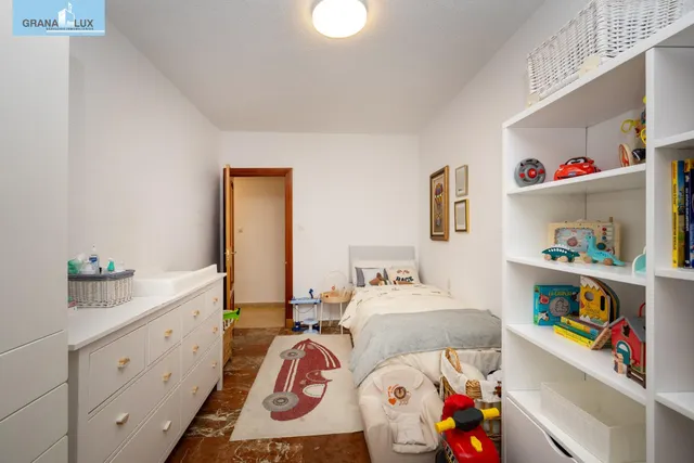Piso y cochera en venta junto Acera de Darro. — 35