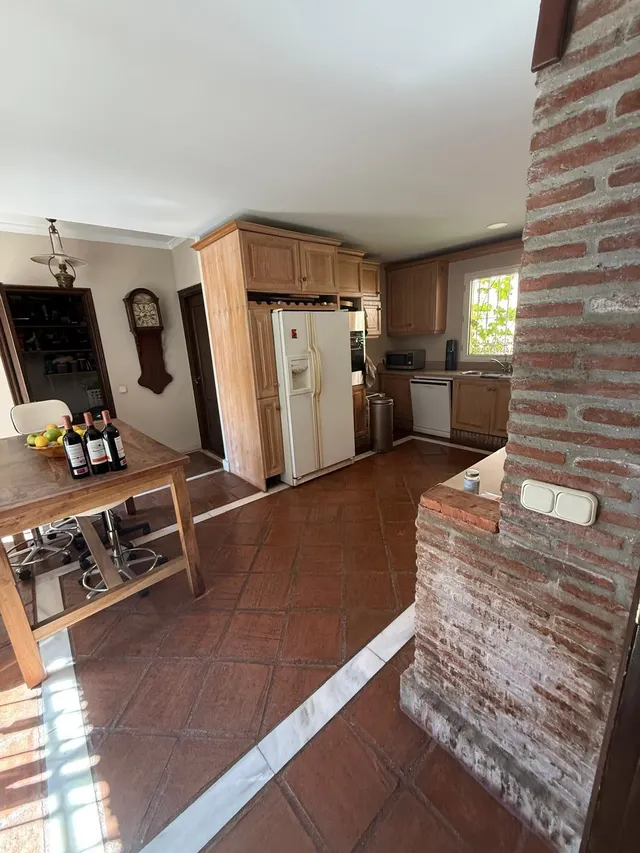 se vende 2 parcelas contiguas con casa en urbanizacion Atalaya rio Verde Marbella — 11