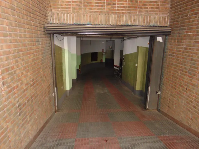 PLAZA DE GARAJE EN VENTA CALLE CLARA DEL REY PROSPERIDAD — 9