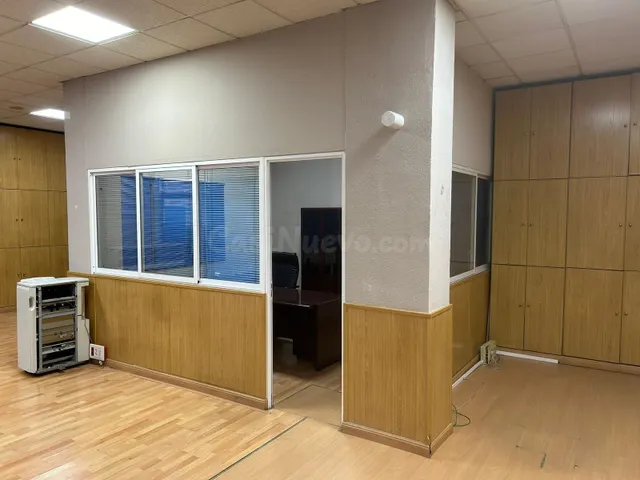 Amplio local comercial en el centro de Cáceres - foto 4