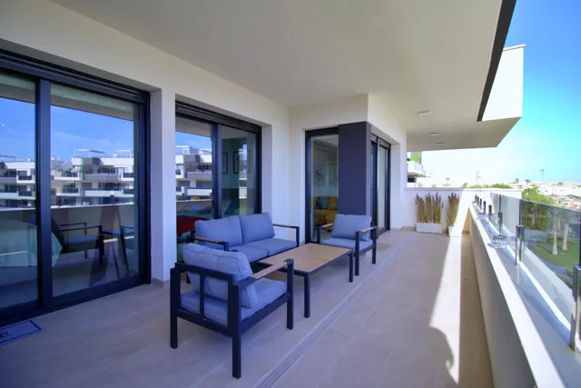 Apartamento con vistas al mar 500 m de la playa — 22