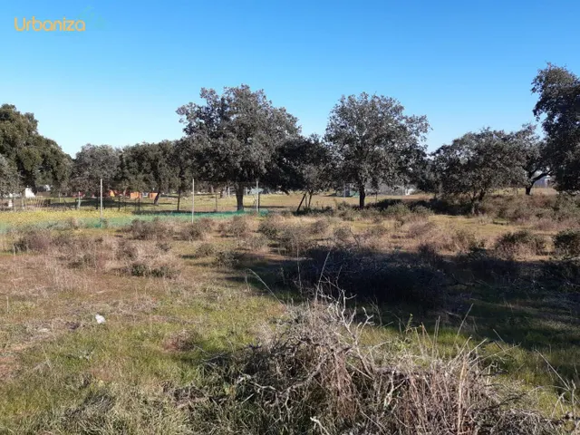parcela en el coi con  escrituras del terreno totalmente vallada a 10 min de Badajoz — 5