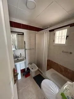 Acogedor Apartamento de 2 habitaciones con Piscina Comunitaria en Alquiler — 12