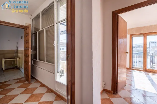 Edificio en Zaidín — 28