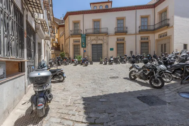 Se alquila local en una ubicación privilegiada en el corazón de Granada — 29