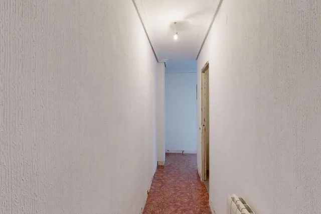 Piso exterior de 111 m2 con 4 dormitorios, garaje y trastero en Av Juan Antonio Perea — 17