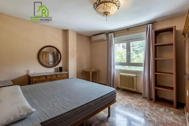 AMPLIO PISO EN VENTA JUNTO A PLAZA DE TOROS - GRANADA — 17