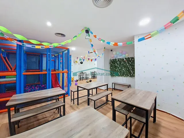 Se traspasa ludoteca-cafetería en Tavernes Blanques — 18