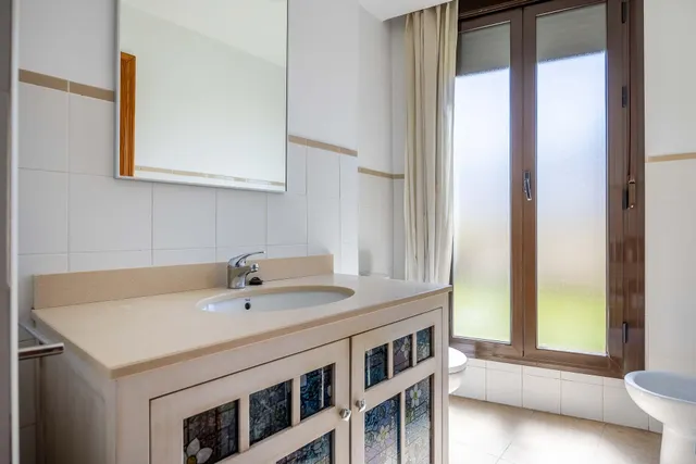 se alquila piso  SIN MUEBLES de 2 habitaciones 2 baños, terraza, garaje en castilleja de la cuesta — 12