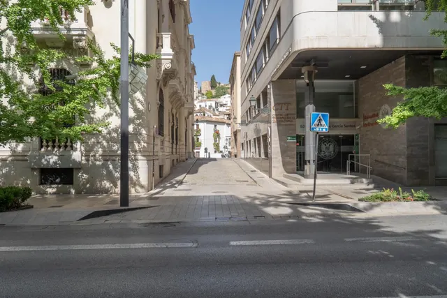 Oportunidad de Inversión: Plazas de Garaje en Gran Vía desde 24.900€. — 26