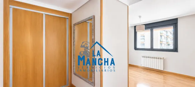 *950€ al mes* inmobiliaria la mancha alquila piso facultad de medicina de Albacete — 11