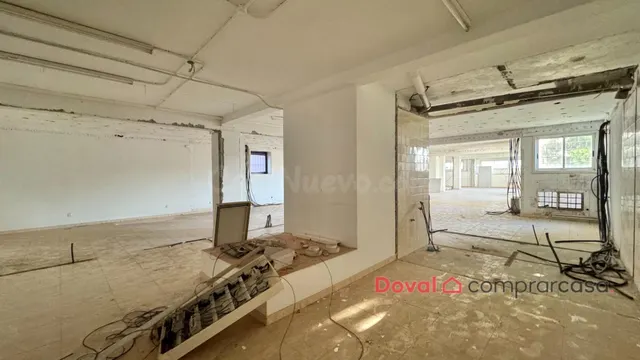 Amplio local comercial en Avda. Hispanidade 88 – 359 m2 - foto 4