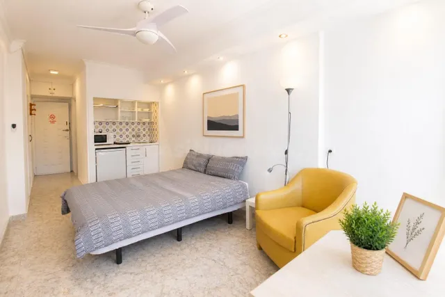 Estudio con licencia turística a 100 metros de la playa: inv - foto 2