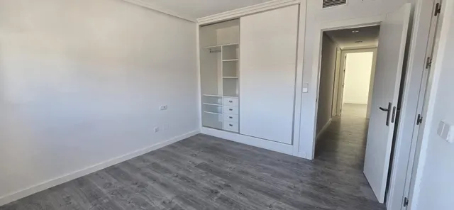 Chalet pareado con piscina privada, 4 dormitorios y amplios espacios exteriores en Nuevo San Javier — 14