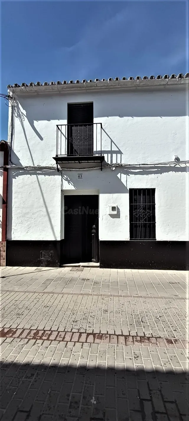 Casa con gran patio en Villamanrique de la Condesa (Sevilla) - foto 3