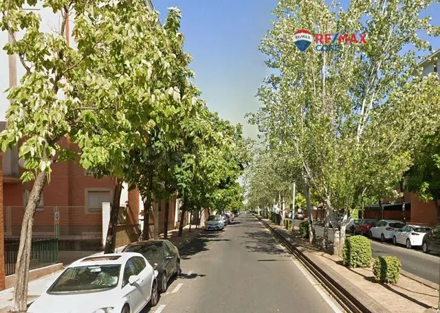 Venta de magnífico local - foto 2