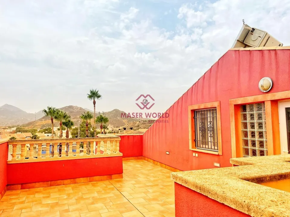 IMPRESIONANTE CHALET EN VENTA EN MAZARRON