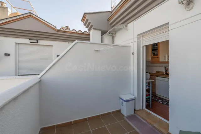 SE VENDE PRECIOSO ATICO CON RENTABILIDAD EN MARACENA - foto 2